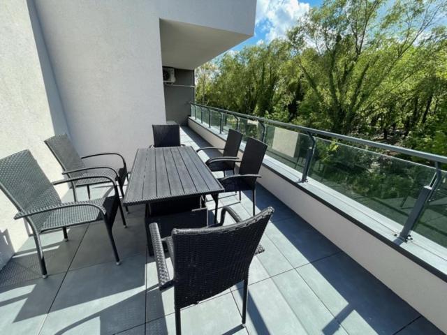 Lakeside Family & Studio Apartments Keszthely Esterno foto