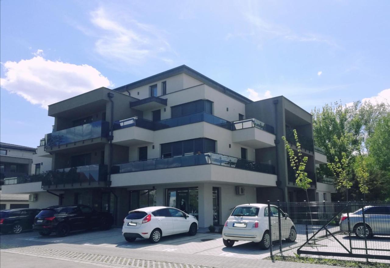Lakeside Family & Studio Apartments Keszthely Esterno foto