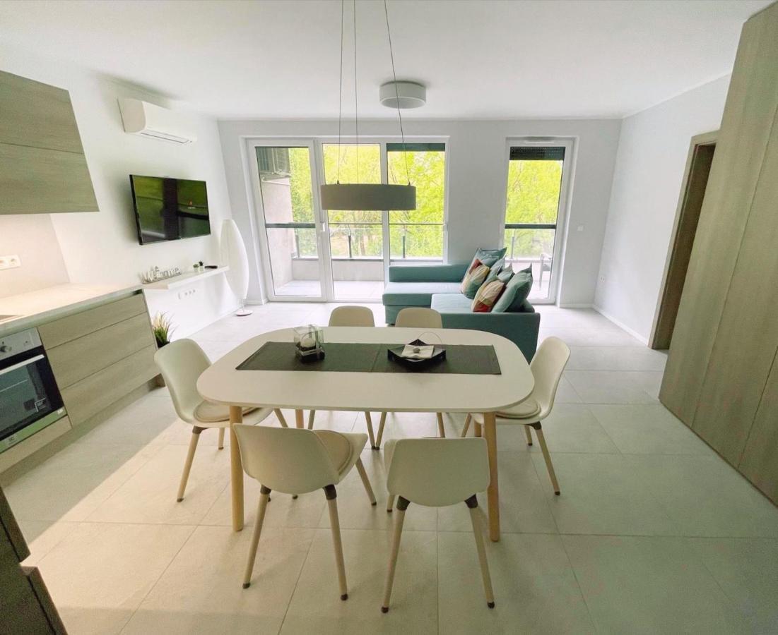 Lakeside Family & Studio Apartments Keszthely Esterno foto
