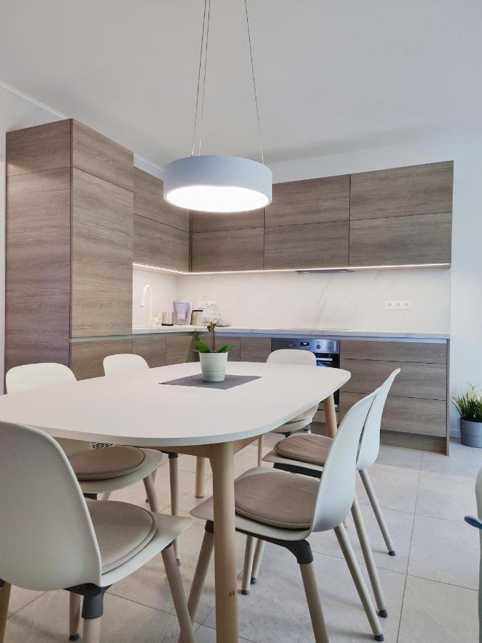 Lakeside Family & Studio Apartments Keszthely Esterno foto