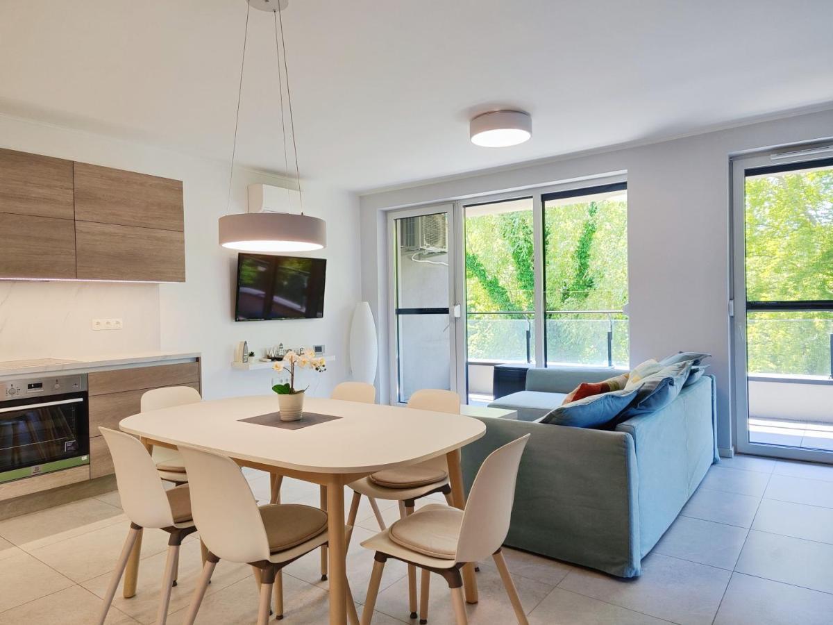 Lakeside Family & Studio Apartments Keszthely Esterno foto